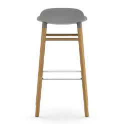 Taburete de bar Form Chair con patas de roble, gris
