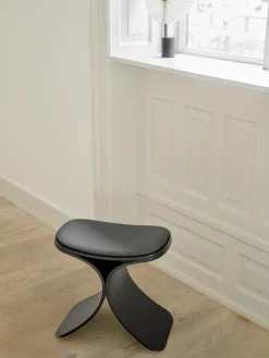 Taburete Luno 48×28×72 cm, Roble negro-cuero negro