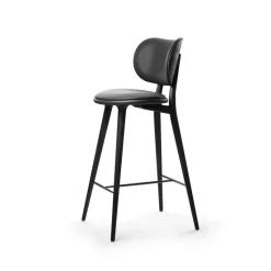 Taburete Mater High Stool Backrest bajo, piel negra, base de haya teñida negra