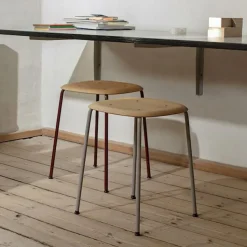 Taburete Soft Edge 70, Black oak-estructura de acero negra