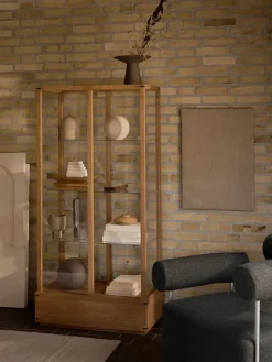 Vitrina Japanese grande, Roble aceitado en tono cálido