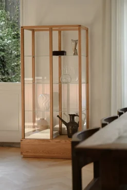 Vitrina Japanese grande, Roble aceitado en tono cálido